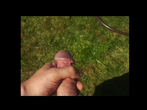 ❤️ ګرم hottie خپل ګلابي بلی fucked او د اوړي په باغ کې د squirt سره cums ترلاسه کوي ❤️❌  مقعد پورن